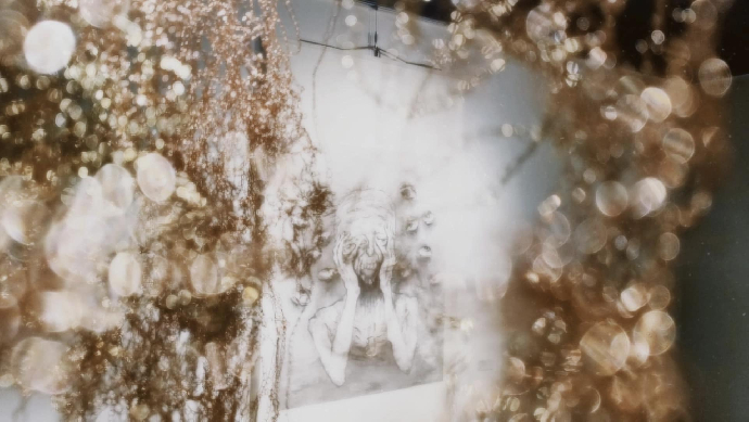 ［學生校內展覽報報］《鏡與網的編織：網室結 · 網》-林芳妤 ｜《鏡與網的編織：觀心之像》-周可晴