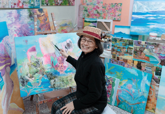 [東美系友報報] 55歲當大一新生！盧博瑛邊工作邊讀美術系